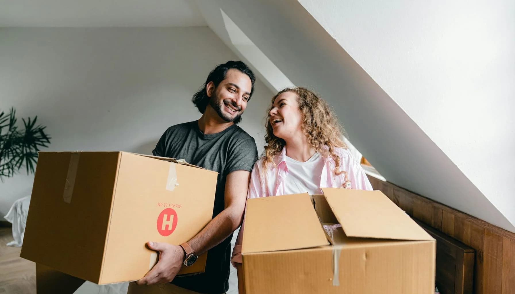 UK first time buyer mortgage article image for Lloyds Launches £5 000 Deposit Mortgage for First-Time Buyers