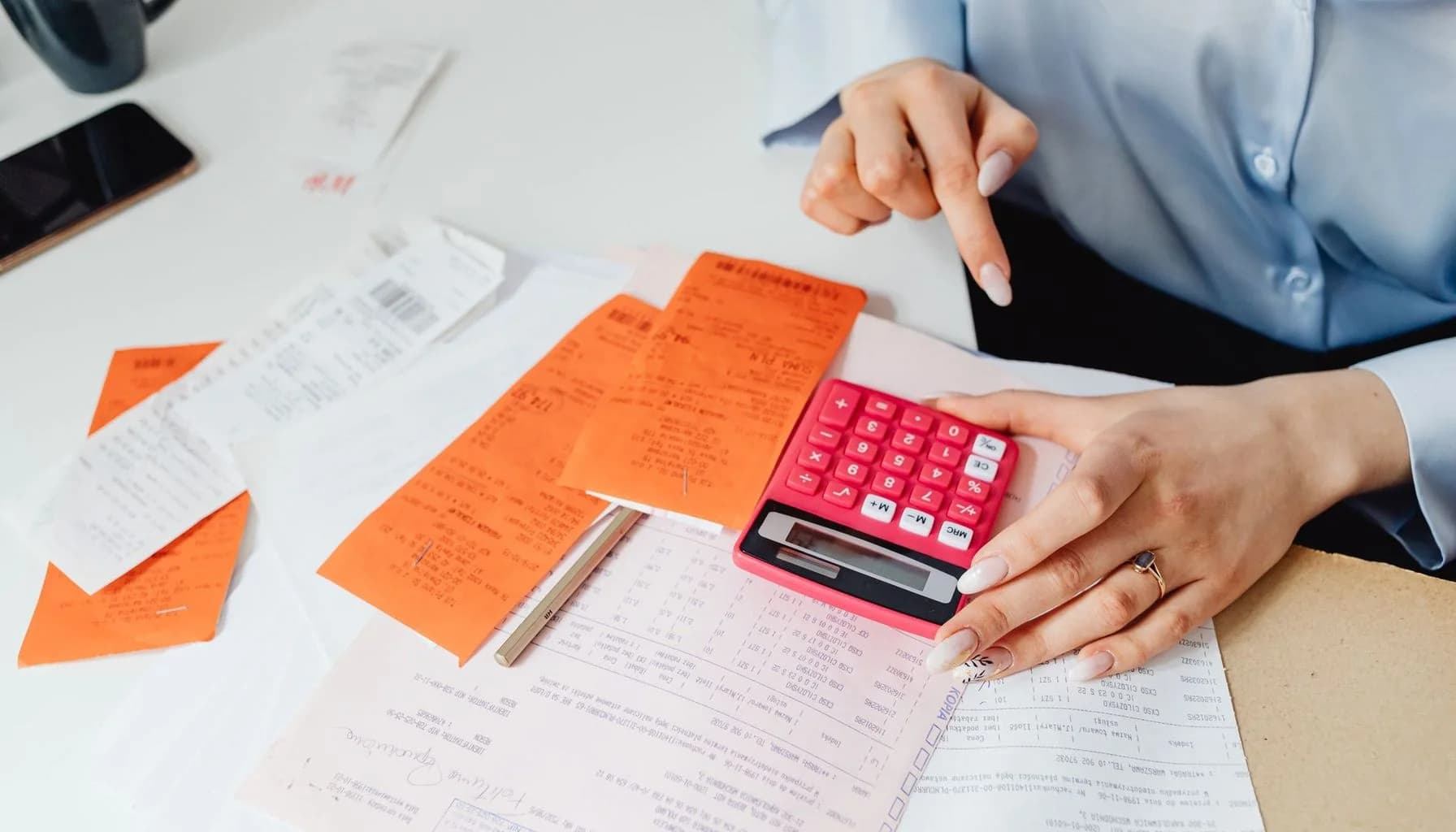 UK remortgage article image for Mortgage Rate Rises Could Cost Homeowners £268k