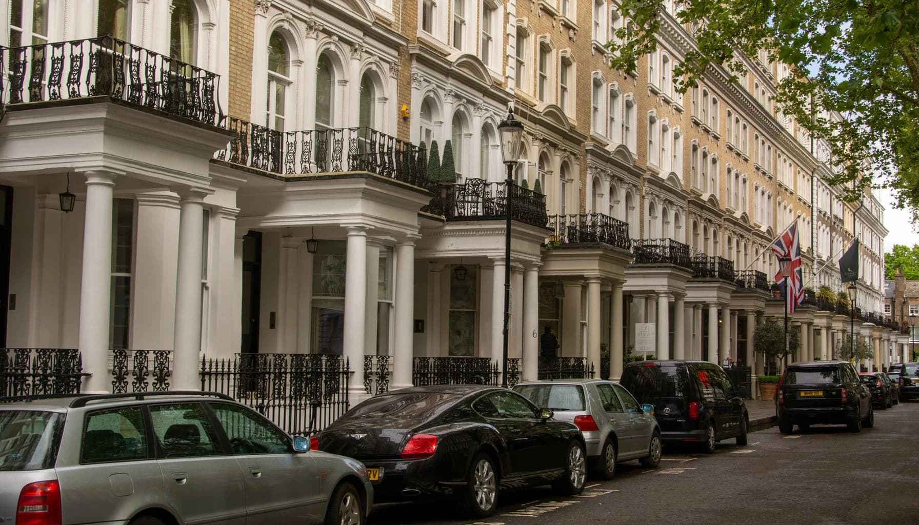 UK residential mortgage article image for London House Prices Decline Amidst Stagnation Elsewhere