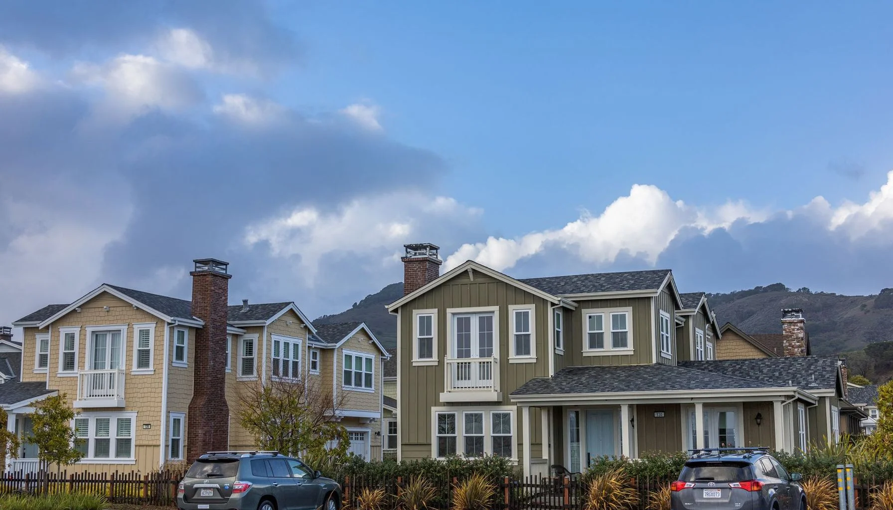 UK residential mortgage article image for Mortgage Approvals Drop as Rates Rise in Mortgage Market