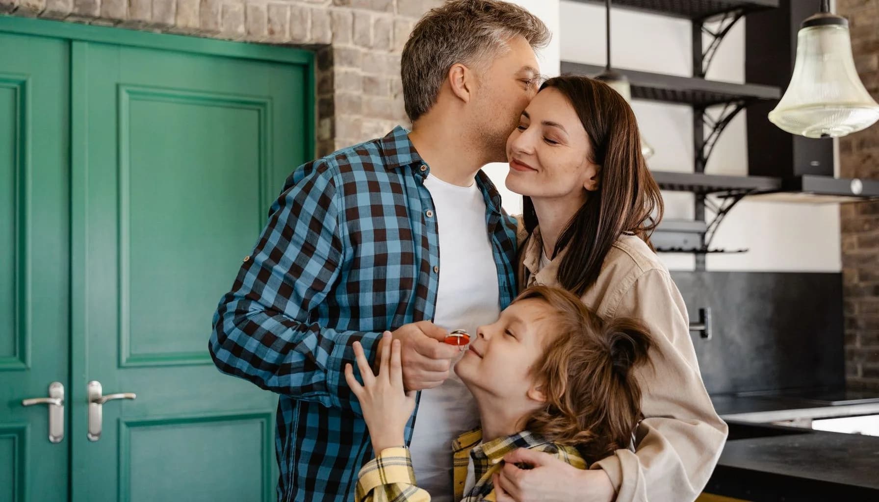 UK first time buyer mortgage article image for Why Human Advisors are Essential in the Mortgage Market