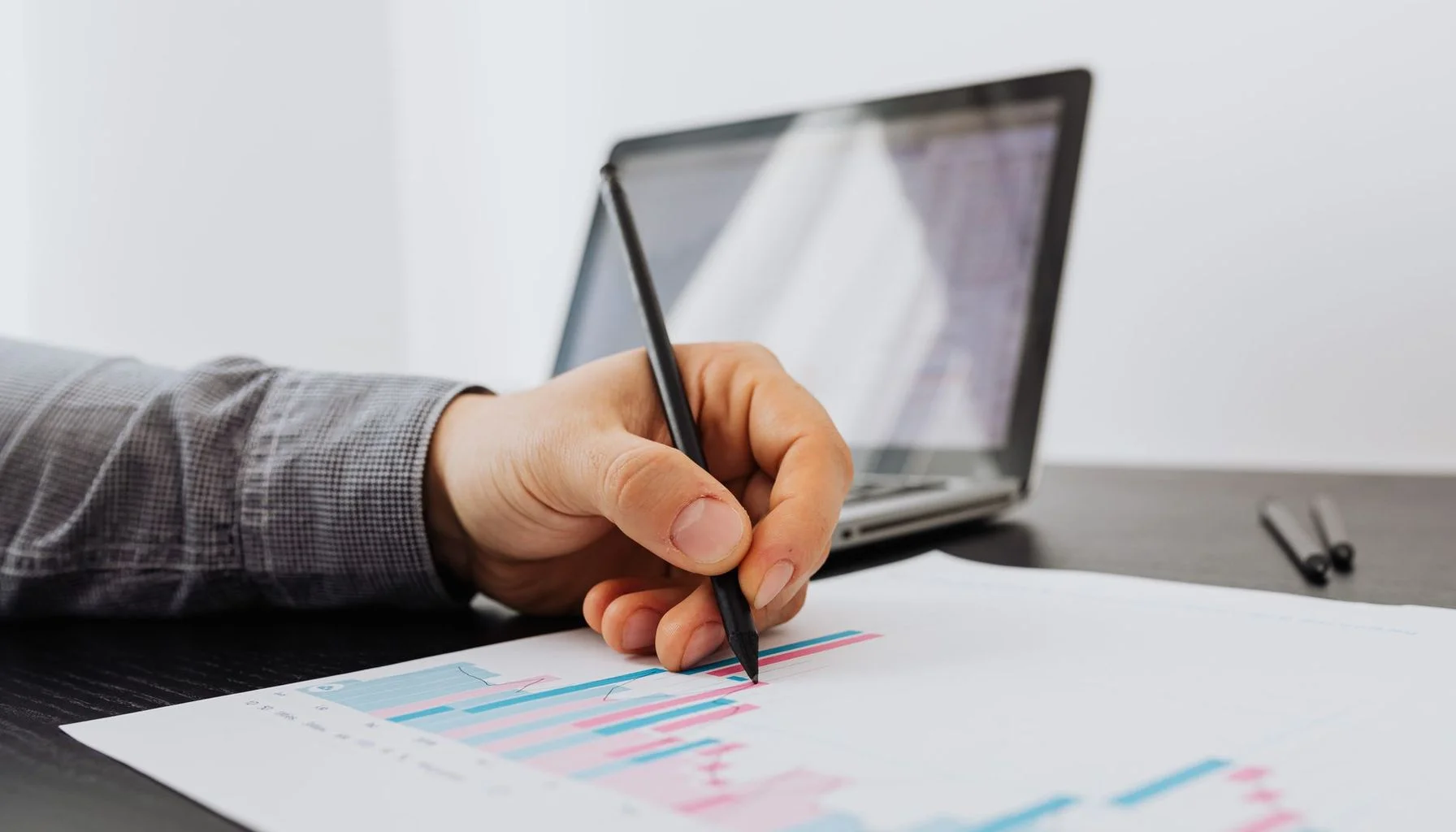 UK mortgage rates article image for Why Modern Mortgage Lenders Must Prioritize Communication