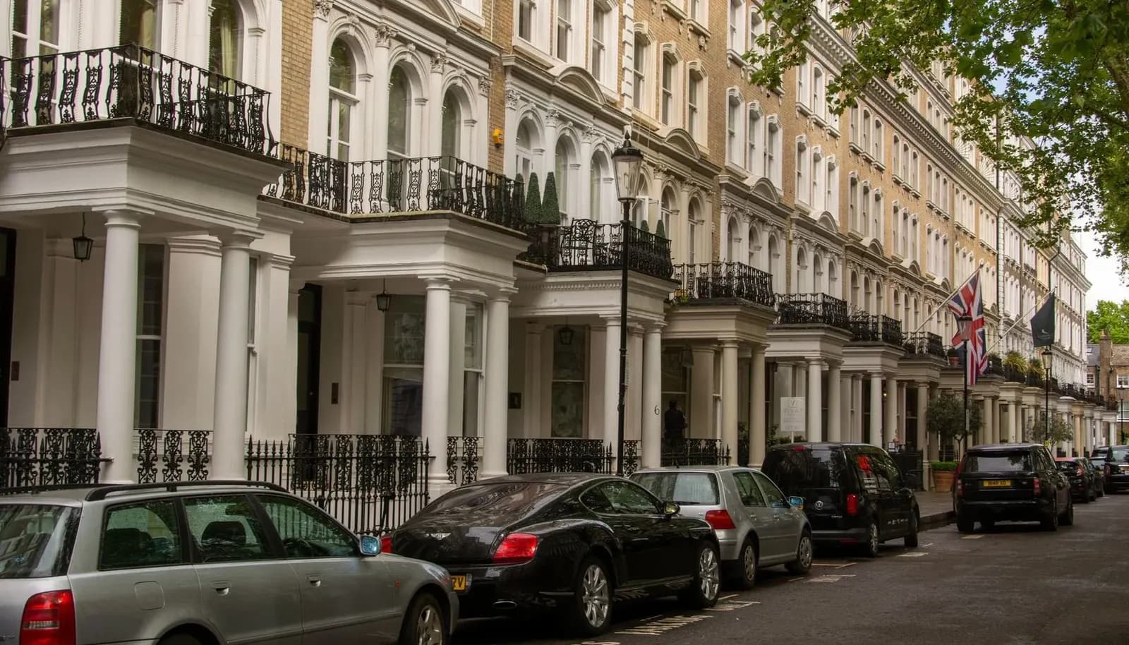 UK residential mortgage article image for London House Prices Decline Amidst Stagnation Elsewhere